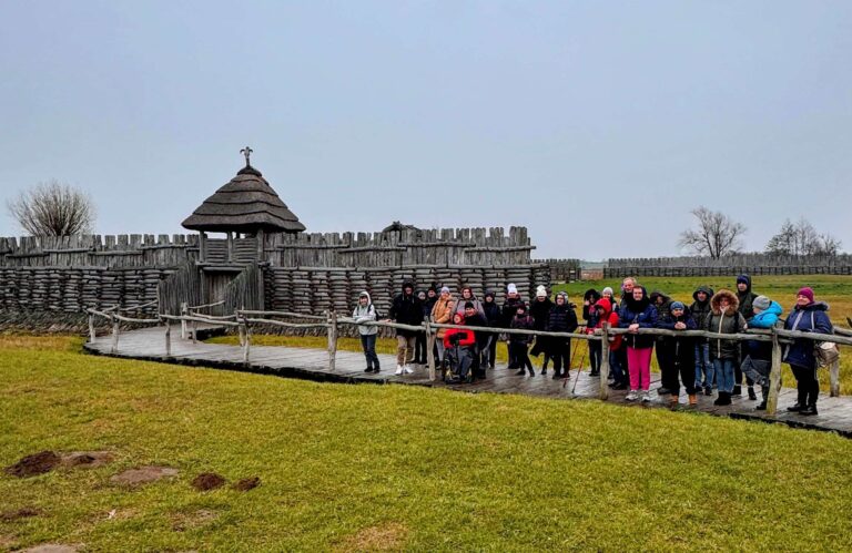 Podróż w czasie — wycieczka do Biskupina i Gniezna